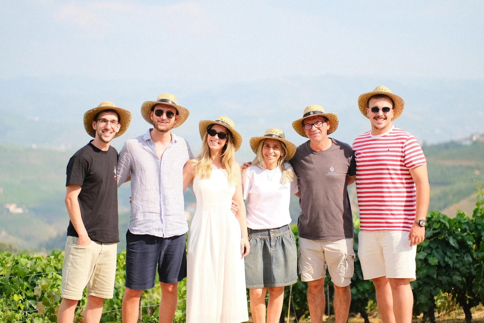 Equipa Cave Tirsense com um produtor na origem
